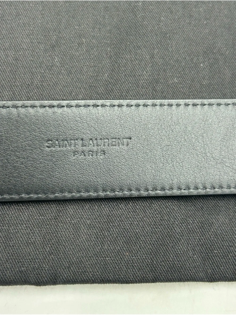 Women's Saint Laurent Ysl Cassandre, smooth leather belt size 65 cm/26 inches